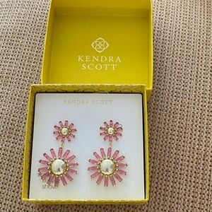 NWT Kendra Scott Macy’s Flower Show Madison Daisy Dangle